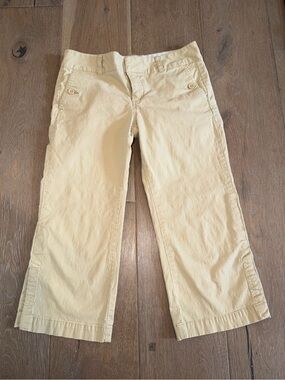 Tommy Jeans Y2K Capris Khaki Pants size 3 in great condition